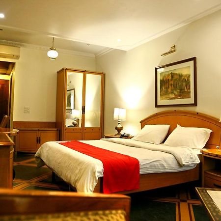 Hotel Fabexpress Kwality Regency Chandīgarh Exterior foto