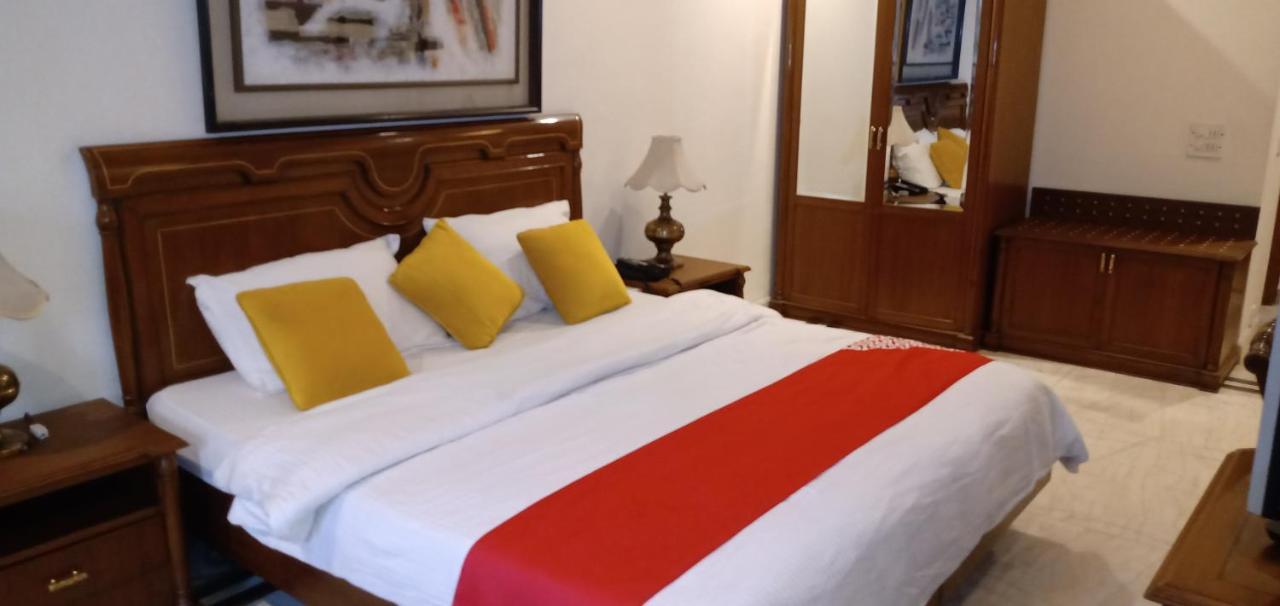 Hotel Fabexpress Kwality Regency Chandīgarh Exterior foto