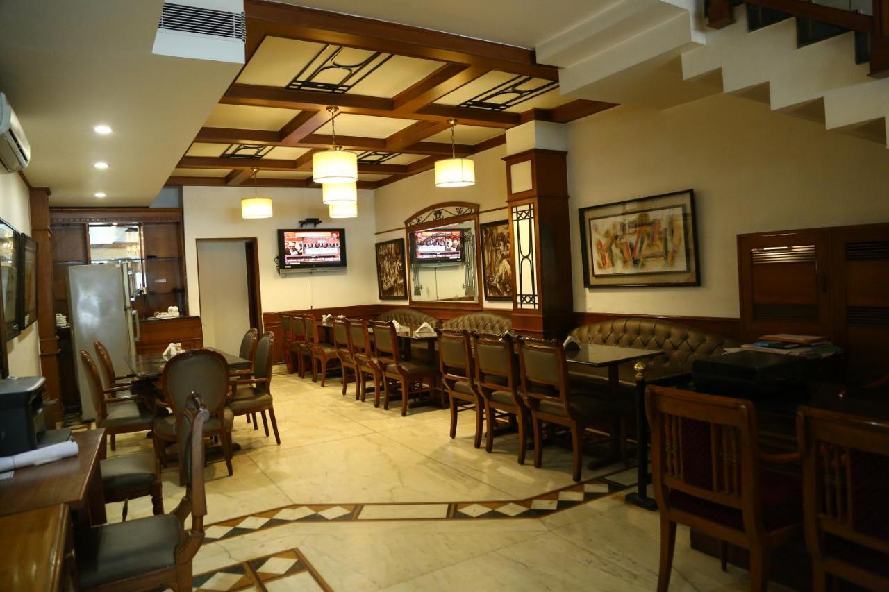 Hotel Fabexpress Kwality Regency Chandīgarh Exterior foto