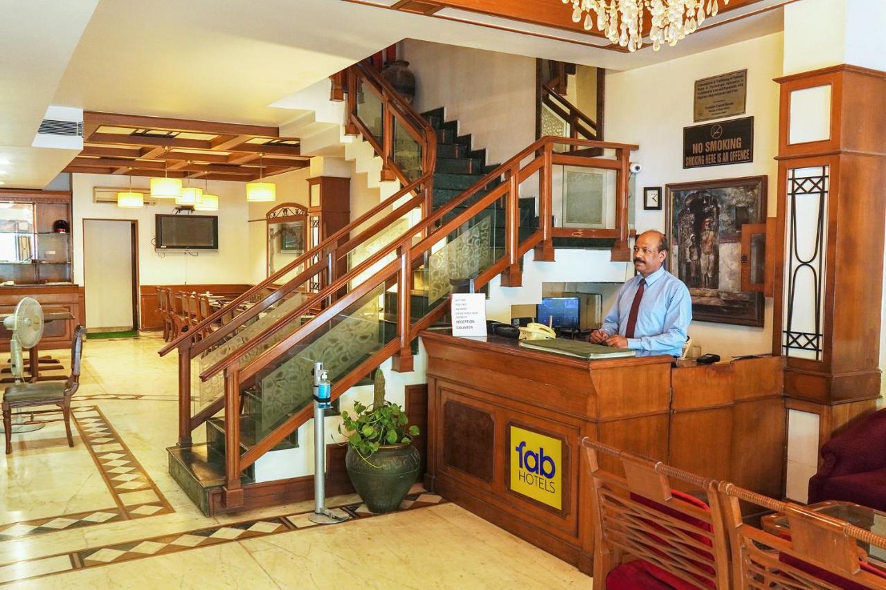 Hotel Fabexpress Kwality Regency Chandīgarh Exterior foto
