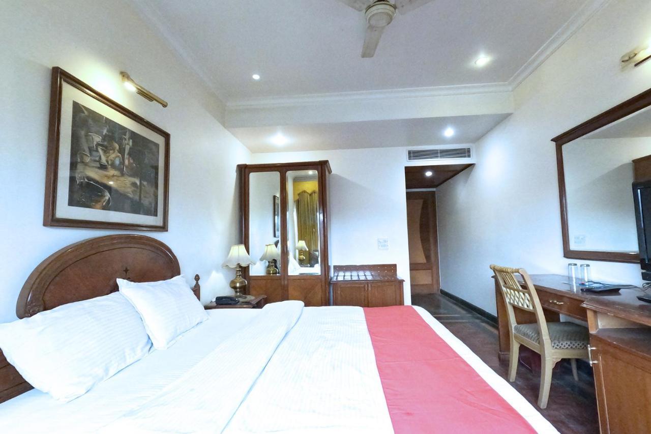 Hotel Fabexpress Kwality Regency Chandīgarh Exterior foto