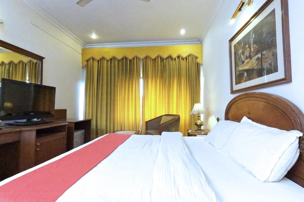Hotel Fabexpress Kwality Regency Chandīgarh Exterior foto