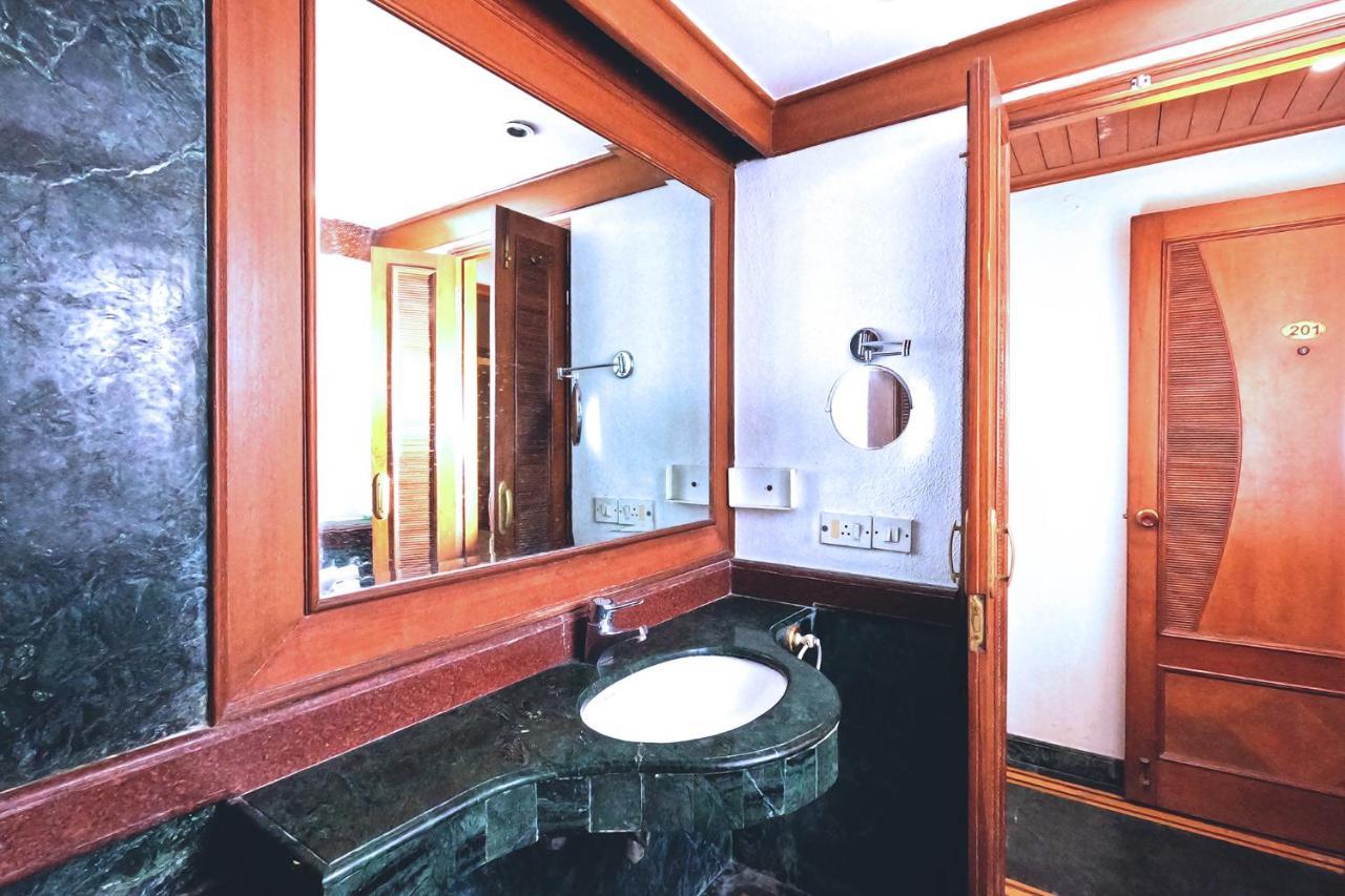 Hotel Fabexpress Kwality Regency Chandīgarh Exterior foto